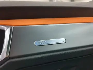 AUDI Q3 45 TFSI e S-Line Navi LED Pano Rückfahrkamera