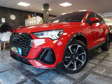 AUDI Q3 Sportback 45 TFSI e S line Matrix Aluräd Navi