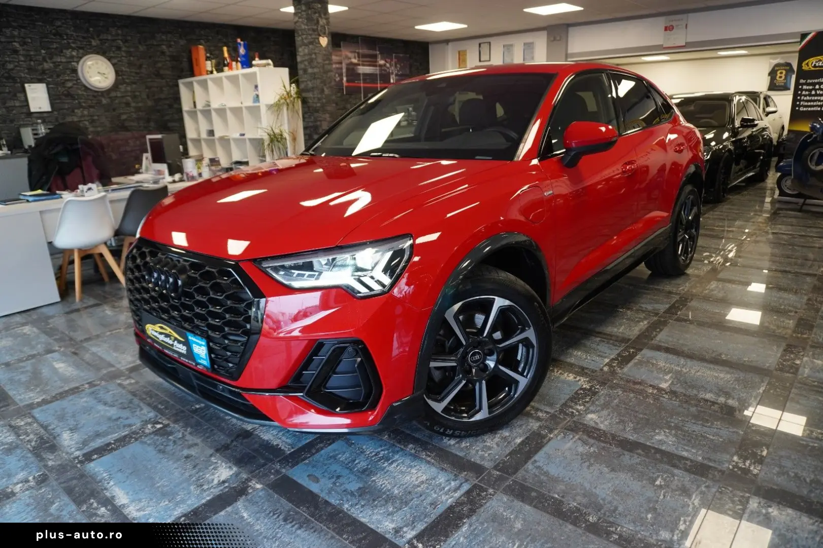AUDI Q3 Sportback 45 TFSI e S line Matrix Aluräd Navi