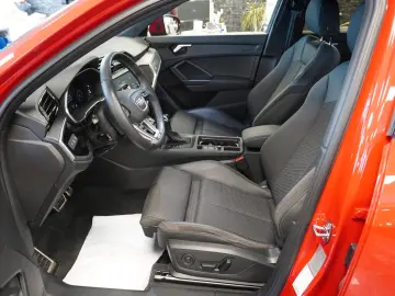 AUDI Q3 Sportback 45 TFSI e S line Matrix Aluräd Navi