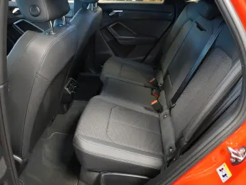 AUDI Q3 Sportback 45 TFSI e S line Matrix Aluräd Navi