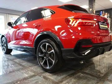 AUDI Q3 Sportback 45 TFSI e S line Matrix Aluräd Navi