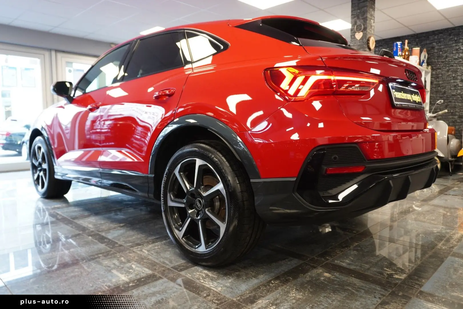 AUDI Q3 Sportback 45 TFSI e S line Matrix Aluräd Navi
