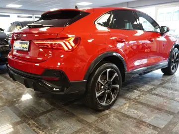 AUDI Q3 Sportback 45 TFSI e S line Matrix Aluräd Navi