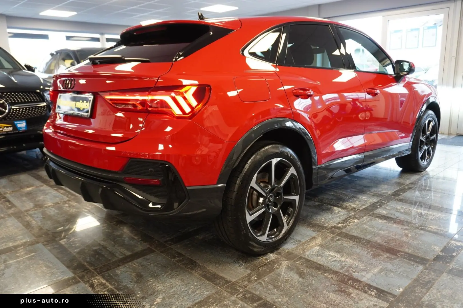AUDI Q3 Sportback 45 TFSI e S line Matrix Aluräd Navi