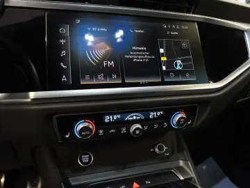 AUDI Q3 Sportback 45 TFSI e S line Matrix Aluräd Navi