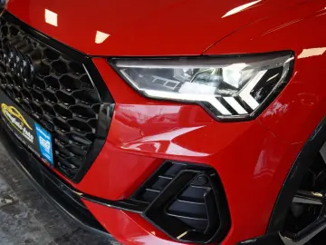 AUDI Q3 Sportback 45 TFSI e S line Matrix Aluräd Navi