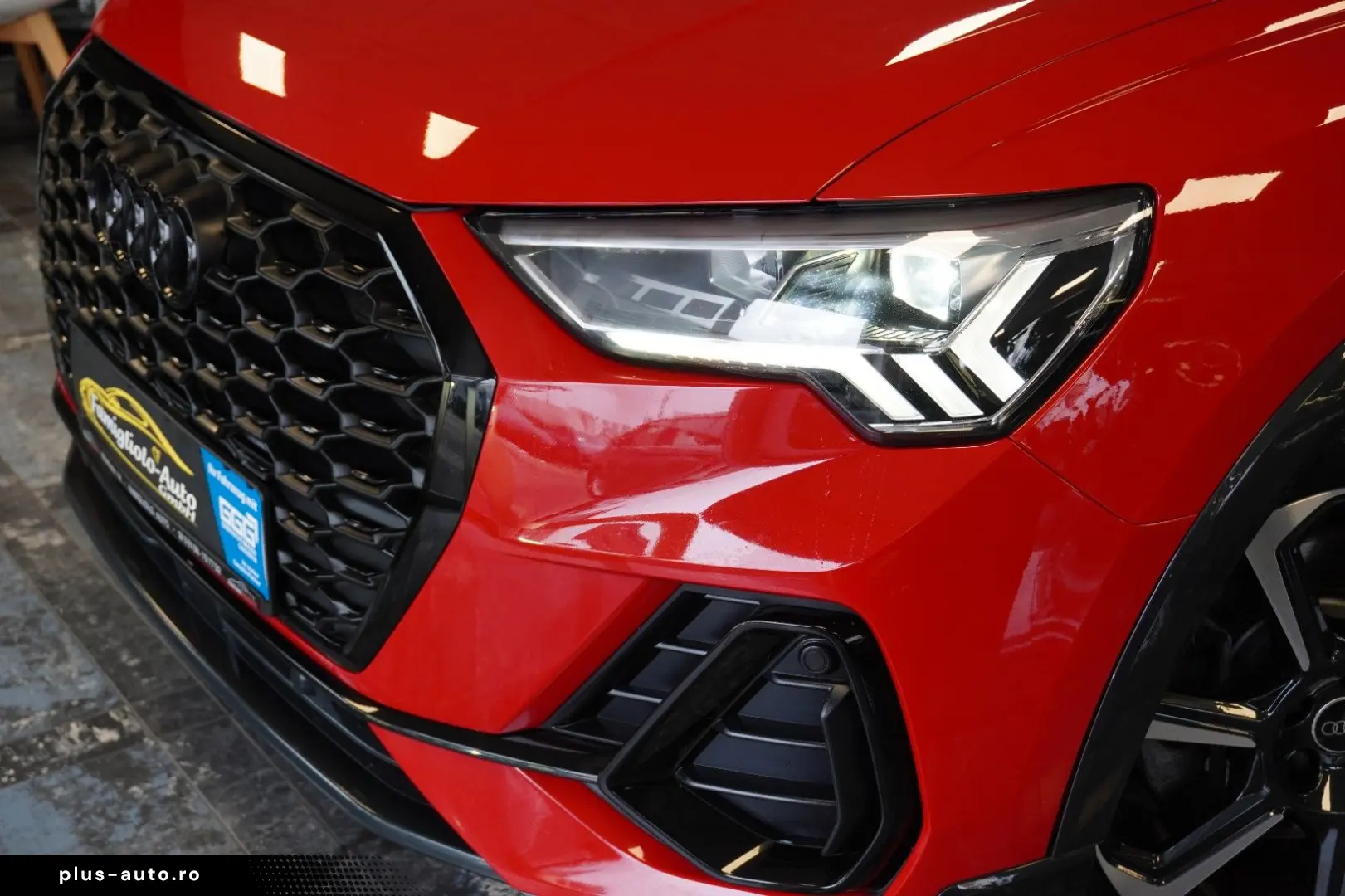 AUDI Q3 Sportback 45 TFSI e S line Matrix Aluräd Navi