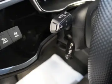 AUDI Q3 Sportback 45 TFSI e S line Matrix Aluräd Navi