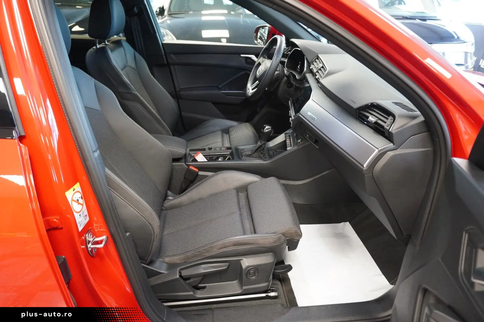 AUDI Q3 Sportback 45 TFSI e S line Matrix Aluräd Navi