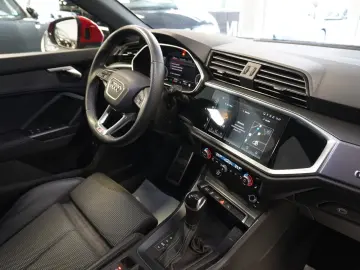 AUDI Q3 Sportback 45 TFSI e S line Matrix Aluräd Navi