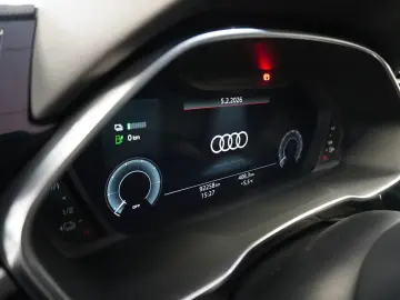 AUDI Q3 Sportback 45 TFSI e S line Matrix Aluräd Navi