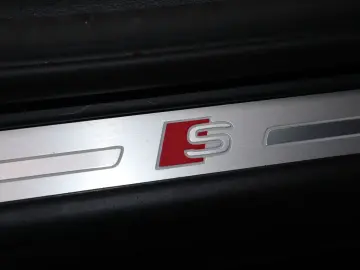 AUDI Q7 50 TDI S-Line FACELIFT BLACK-P. 7-Si ALLRADL.