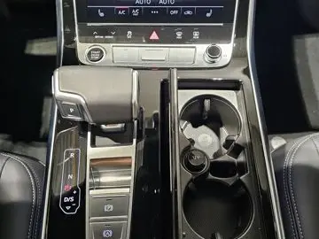 AUDI Q7 50 TDI S Line Black 7Sitz Pano Matrix All-len