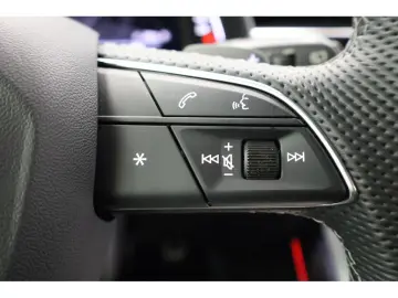 AUDI Q7 50 TDI quattro S line Navi Matrix AHK HUD