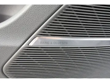 AUDI Q7 50 TDI quattro S line Navi Matrix AHK HUD