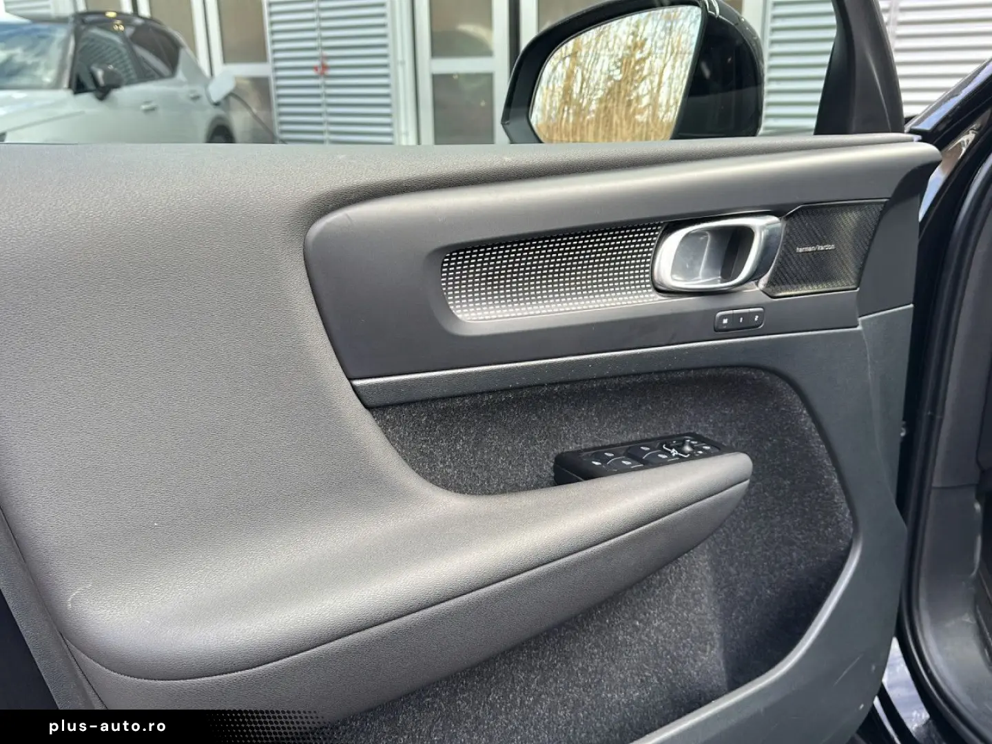 VOLVO XC 40 R Design AWD Bluetooth Navi LED Klima