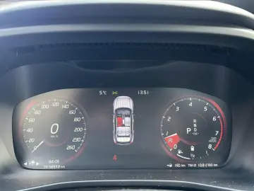 VOLVO XC 40 R Design AWD Bluetooth Navi LED Klima