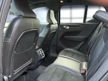 VOLVO XC 40 R Design AWD Bluetooth Navi LED Klima