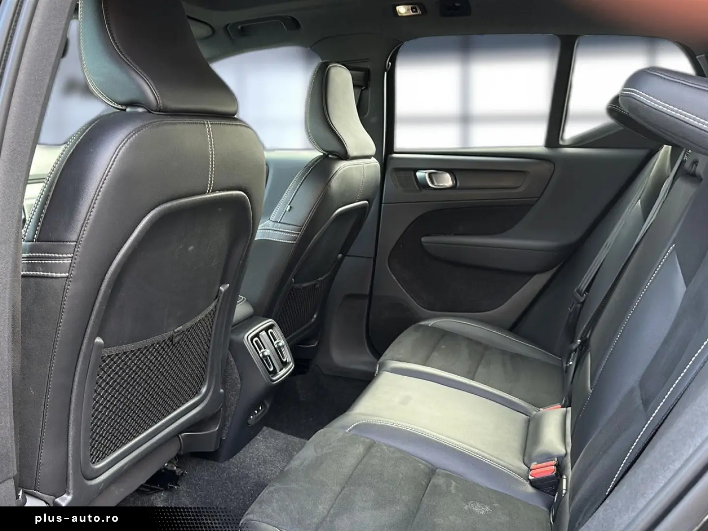 VOLVO XC 40 R Design AWD Bluetooth Navi LED Klima