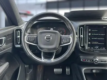 VOLVO XC 40 R Design AWD Bluetooth Navi LED Klima