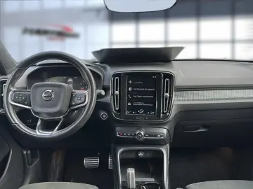 VOLVO XC 40 R Design AWD Bluetooth Navi LED Klima