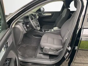 VOLVO XC40 Momentum Pro FLA SpurH el.Heck LM LED