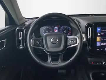 VOLVO XC40 Momentum Pro FLA SpurH el.Heck LM LED