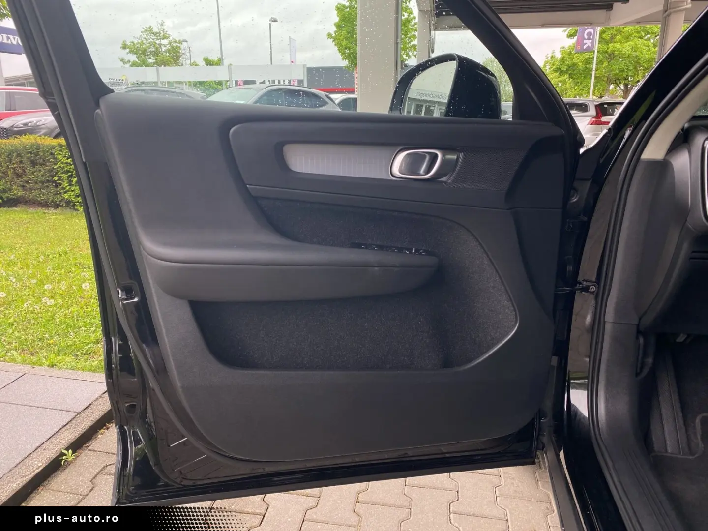 VOLVO XC40 Momentum Pro FLA SpurH el.Heck LM LED