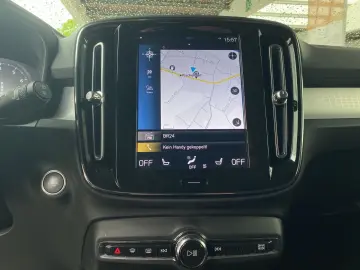 VOLVO XC40 Momentum Pro FLA SpurH el.Heck LM LED