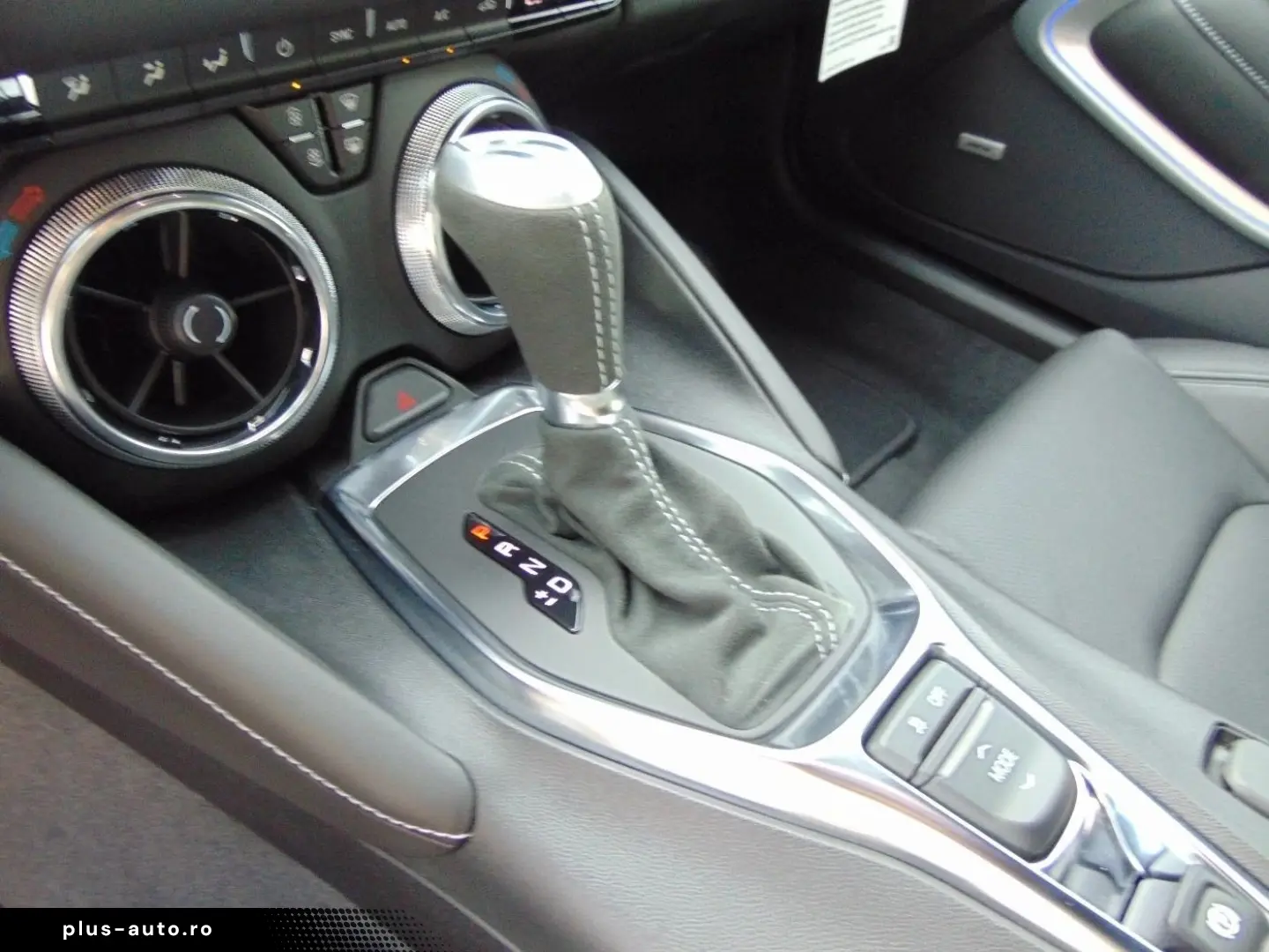 Chevrolet Camaro 2SS 6.2 V8