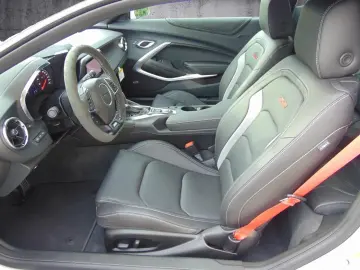 Chevrolet Camaro 2SS 6.2 V8