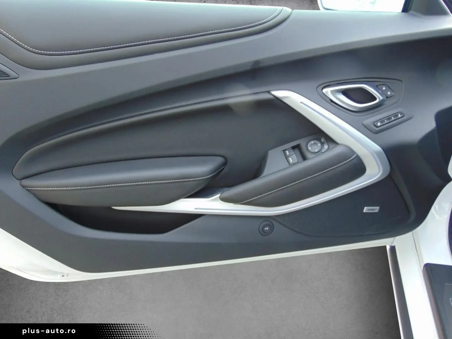 Chevrolet Camaro 2SS 6.2 V8