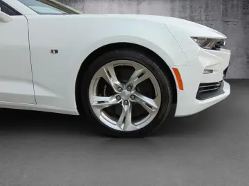 Chevrolet Camaro 2SS 6.2 V8