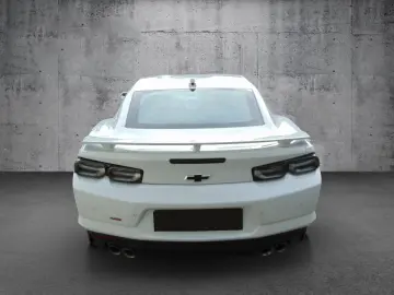 Chevrolet Camaro 2SS 6.2 V8