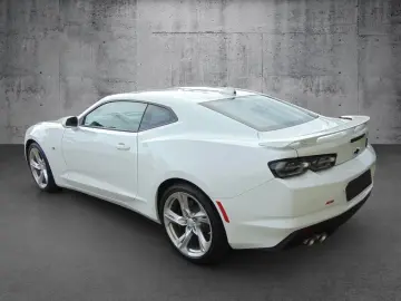 Chevrolet Camaro 2SS 6.2 V8