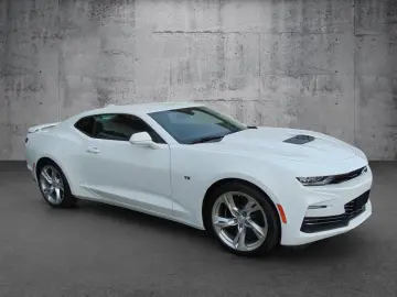 Chevrolet Camaro 2SS 6.2 V8