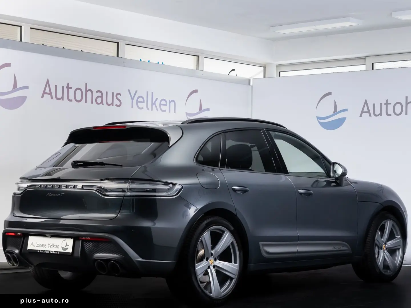 PORSCHE Macan T  ACC PANO LUFT AHK BOSE PDLS