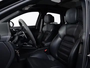 PORSCHE Macan T  ACC PANO LUFT AHK BOSE PDLS