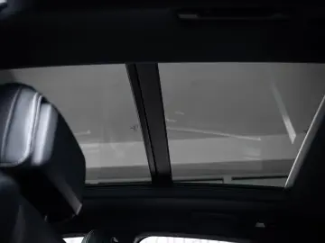 PORSCHE Macan T  ACC PANO LUFT AHK BOSE PDLS