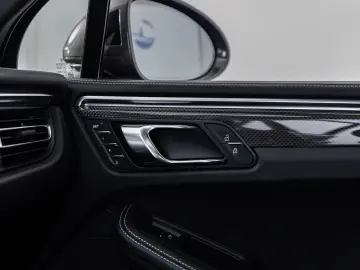 PORSCHE Macan T  ACC PANO LUFT AHK BOSE PDLS