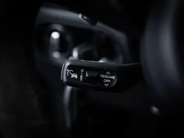 PORSCHE Macan T  ACC PANO LUFT AHK BOSE PDLS