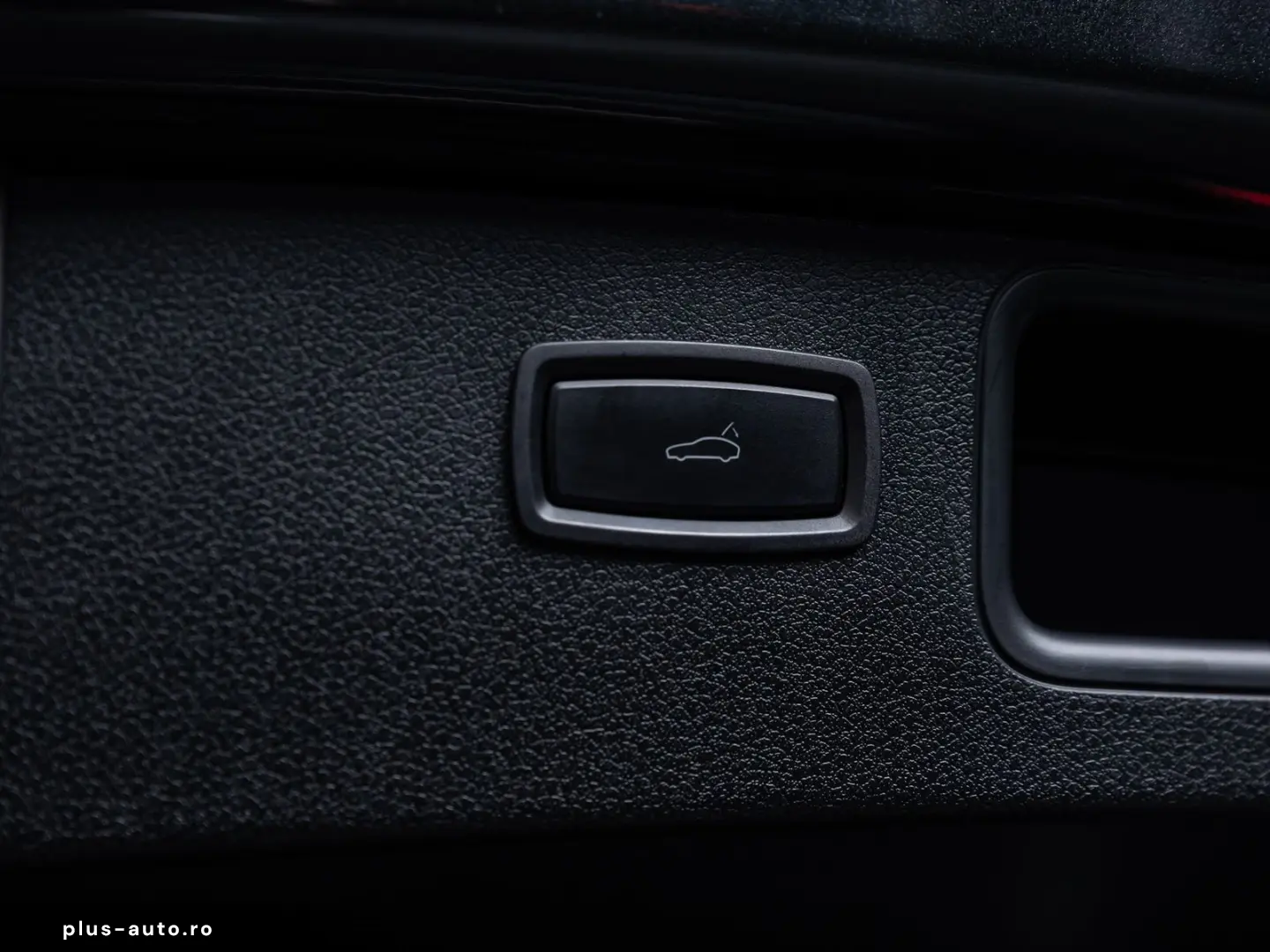 PORSCHE Macan T  ACC PANO LUFT AHK BOSE PDLS