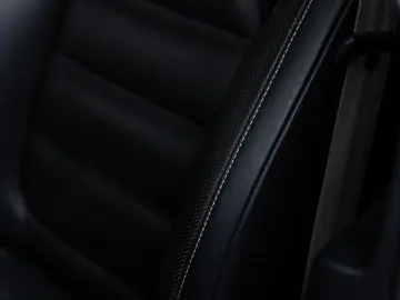 PORSCHE Macan T  ACC PANO LUFT AHK BOSE PDLS