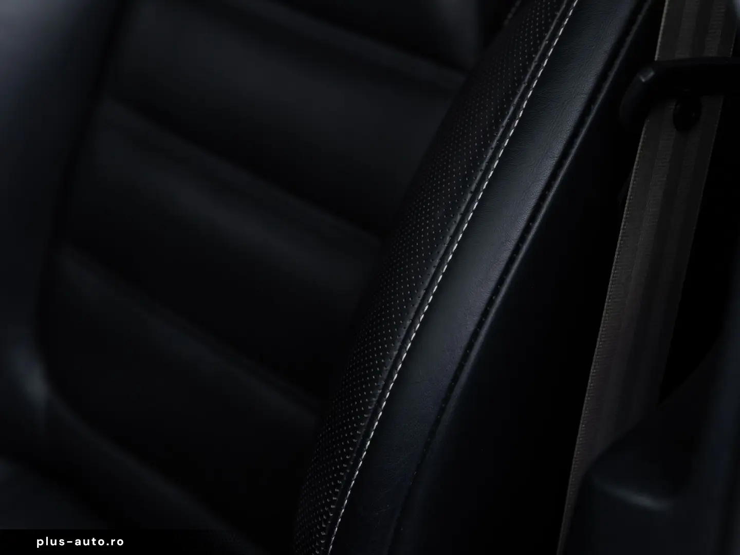 PORSCHE Macan T  ACC PANO LUFT AHK BOSE PDLS