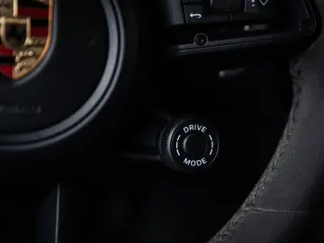 PORSCHE Macan T  ACC PANO LUFT AHK BOSE PDLS