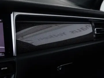 PORSCHE Macan T  ACC PANO LUFT AHK BOSE PDLS