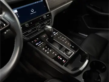 PORSCHE Macan S BOSE PASM Sportabgasanlage Surround View