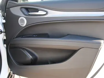 ALFA ROMEO Stelvio Veloce Q4  Premium Pack