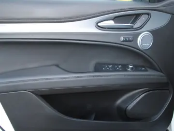ALFA ROMEO Stelvio Veloce Q4  Premium Pack